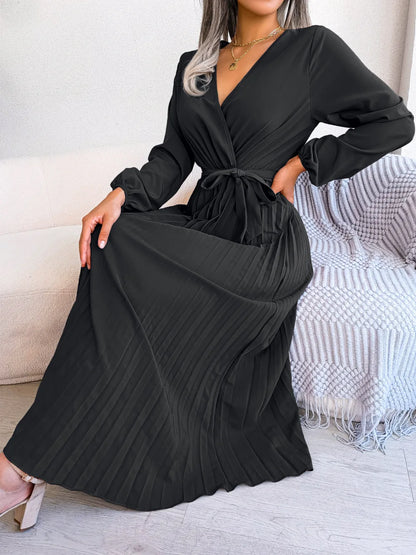 Elegant Pleated Maxi Dress